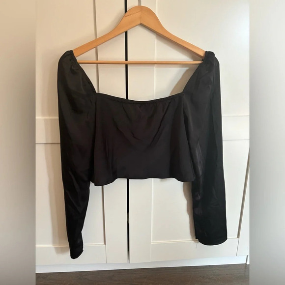 Princess Polly crop top long sleeve silky size 6 in black - Picture 3 of 3